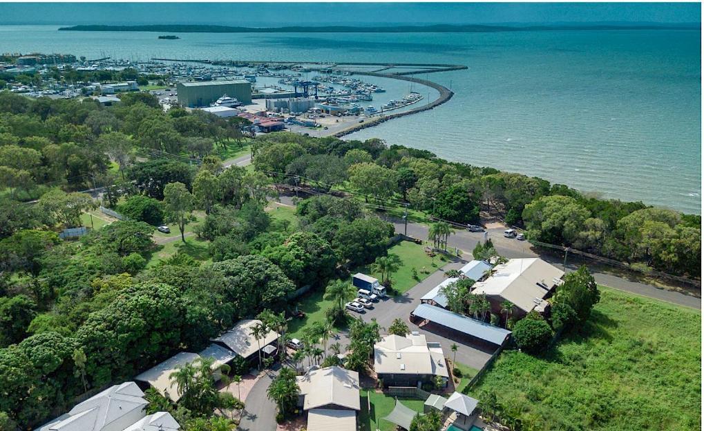 The Villas - Hervey Bay - 2 Separate Villas Urangan Eksteriør billede